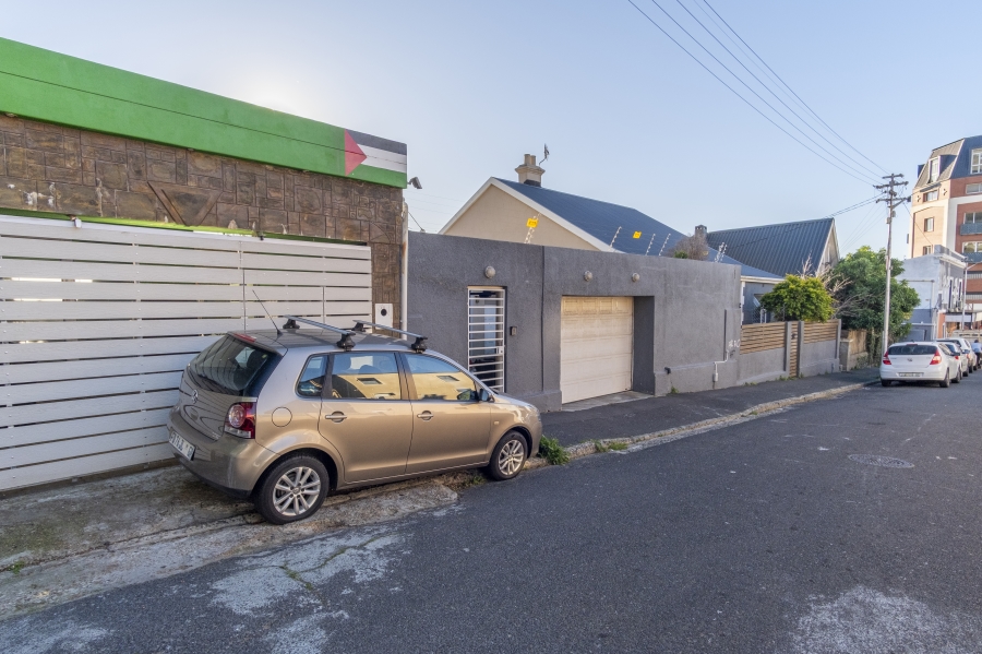6 Bedroom Property for Sale in Woodstock Western Cape